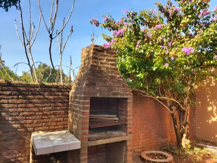 CASA  3 DORMITORIOS EN ALQUILER